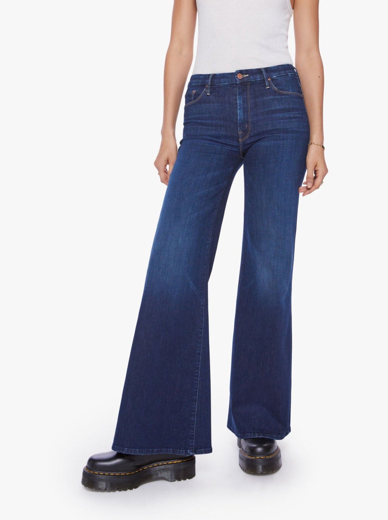 MOTHER The Roller Sneak Jeans