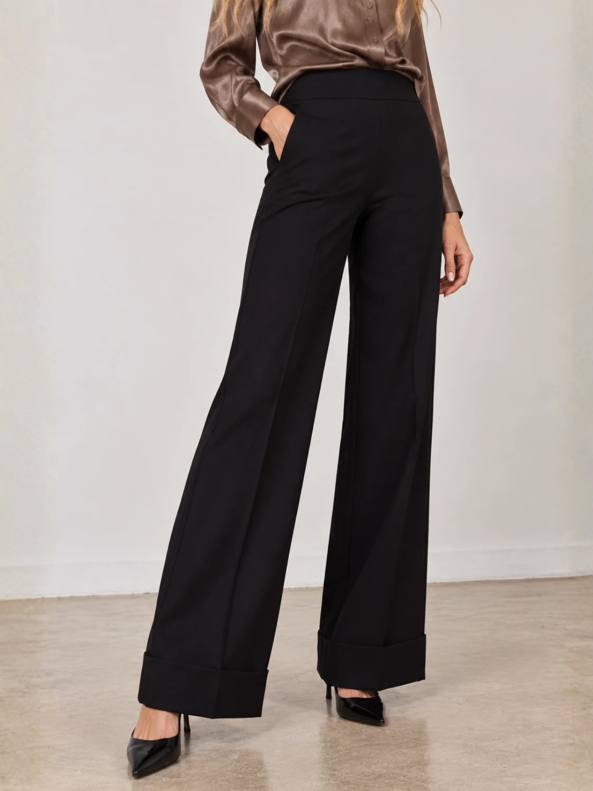 Avenue Montaigne Sleek Wide Leg Pant