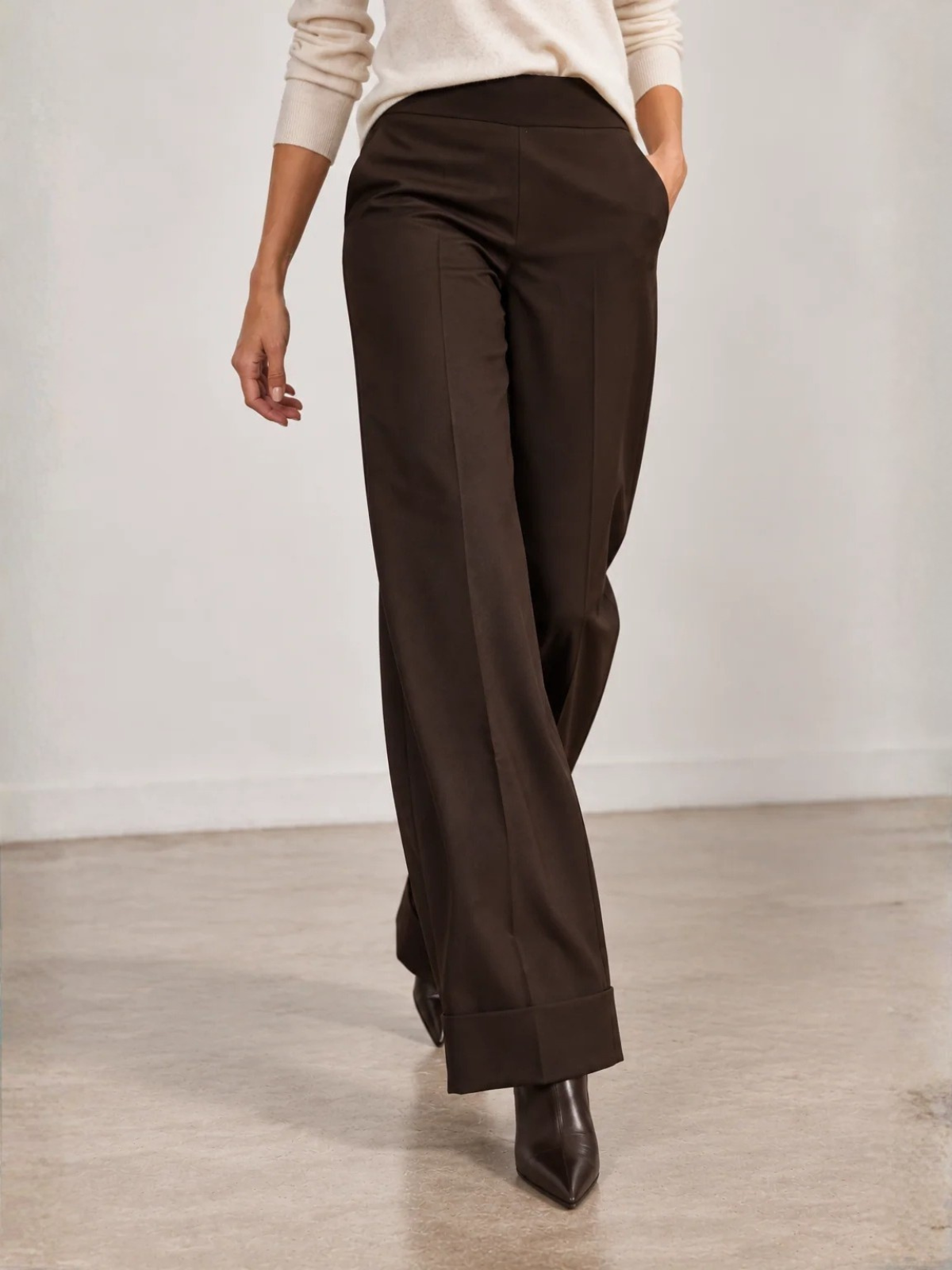 Avenue Montaigne Sleek Wide Leg Pant