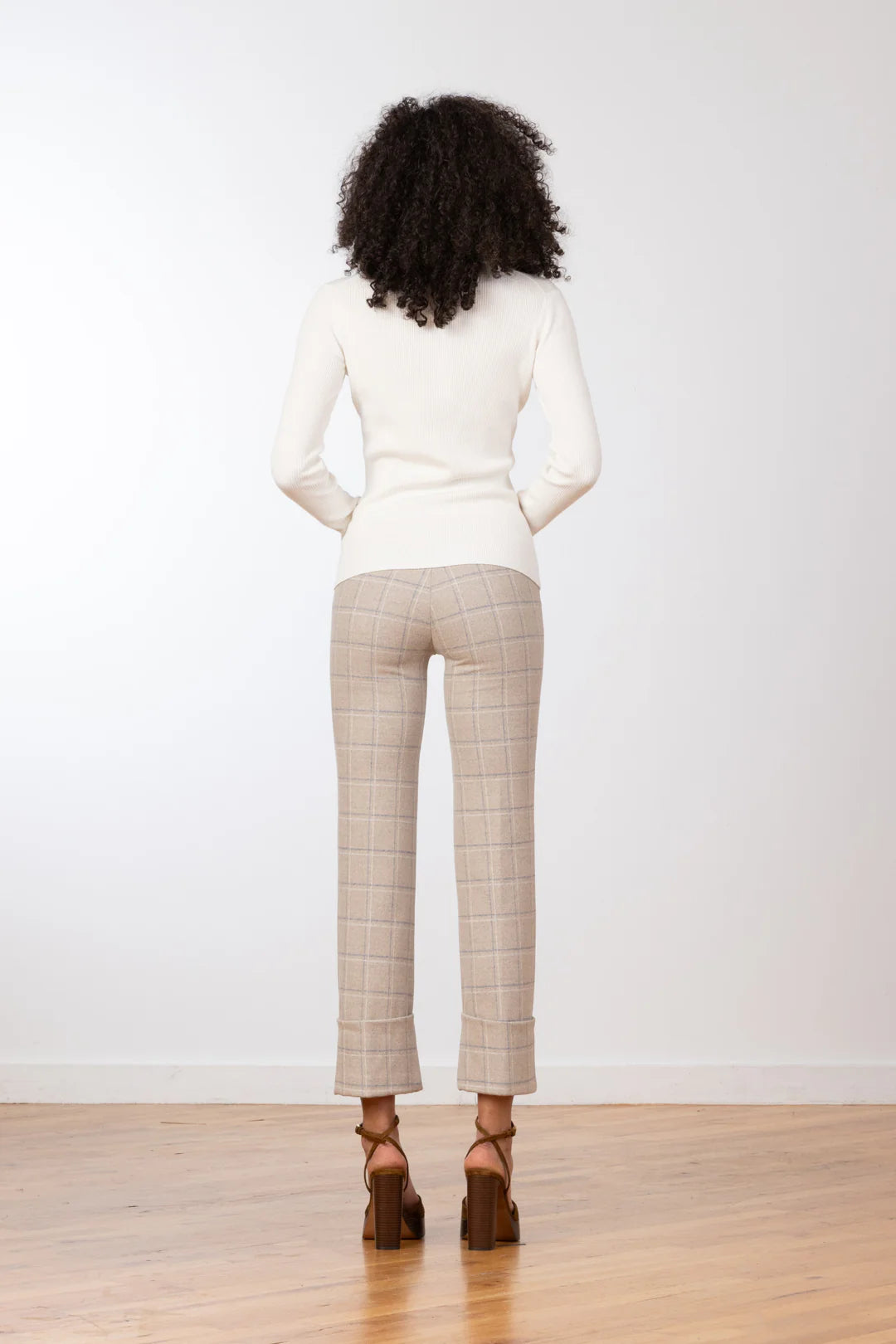 Ave Montaigne Bonnie Pant