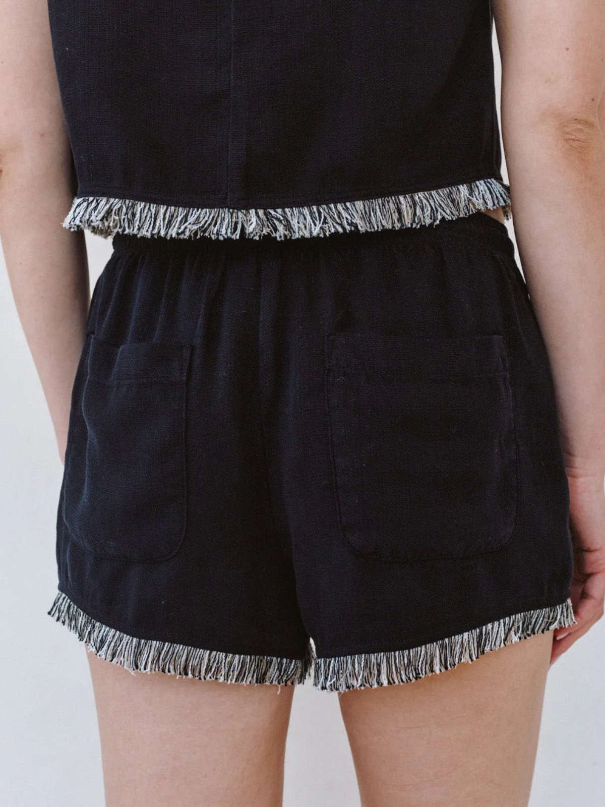 Bella Dahl Elastic Waist Fringe Shorts_B3397-795-302