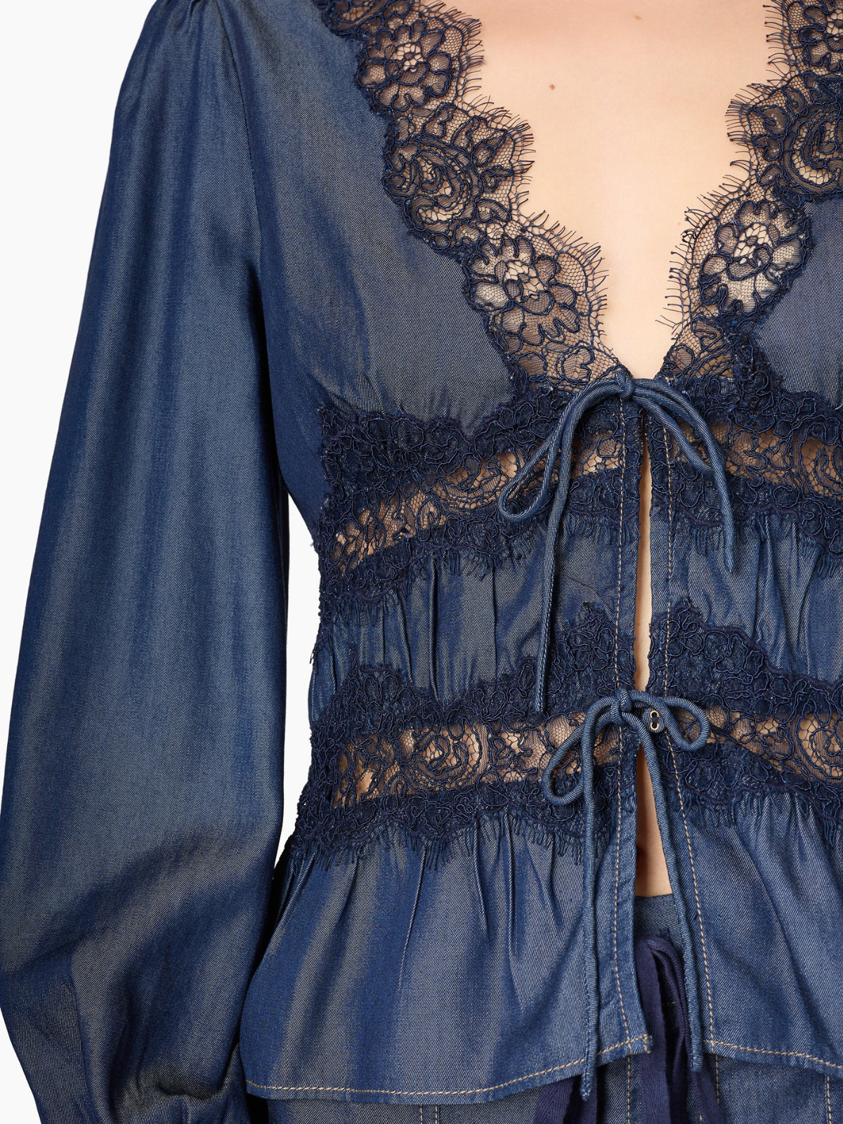 Cami Biddy Chambray Blouse F26-T20