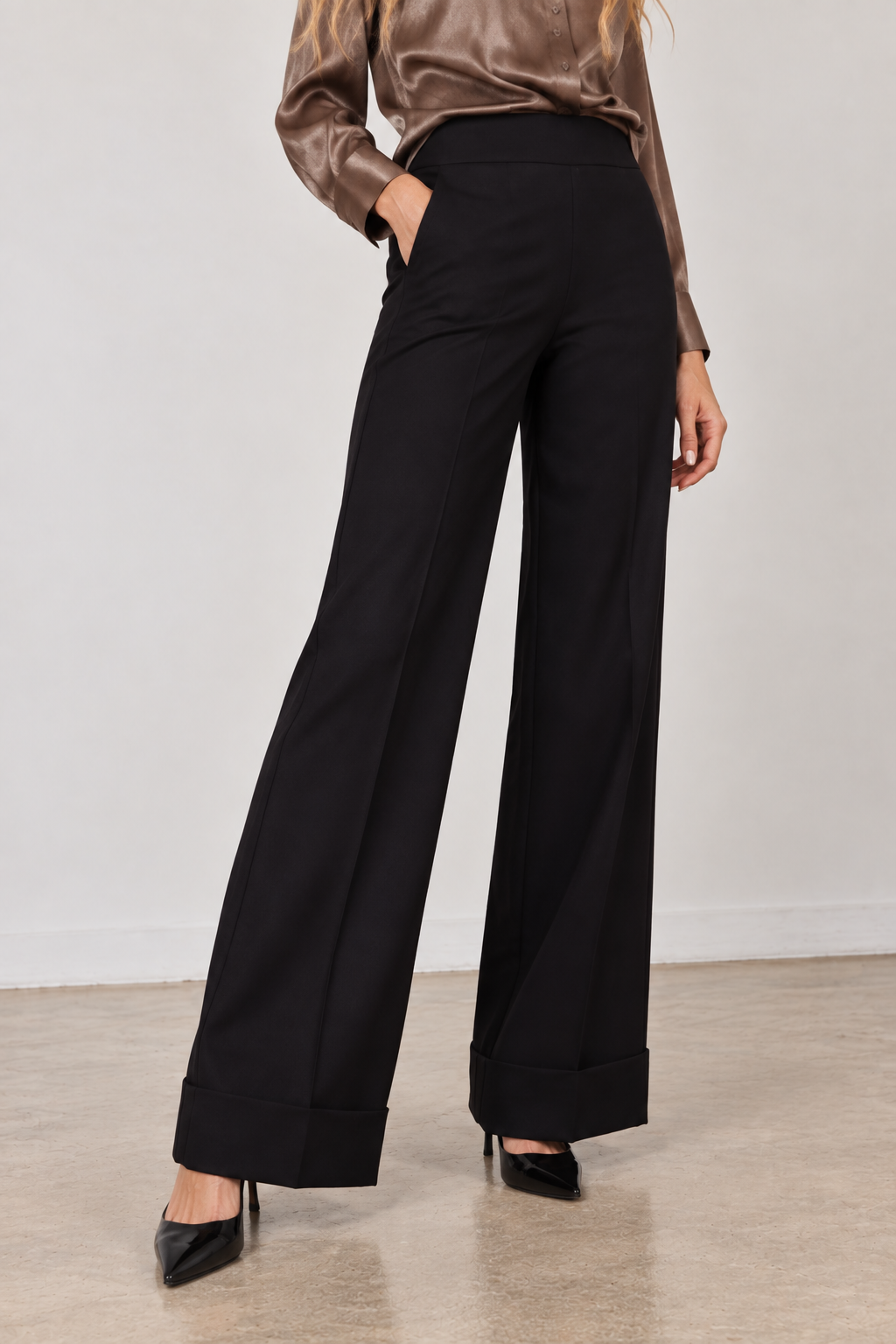 Avenue Montaigne Sleek Wide Leg Pant