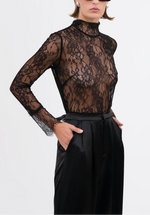 Nonchalant Mary Lace Top