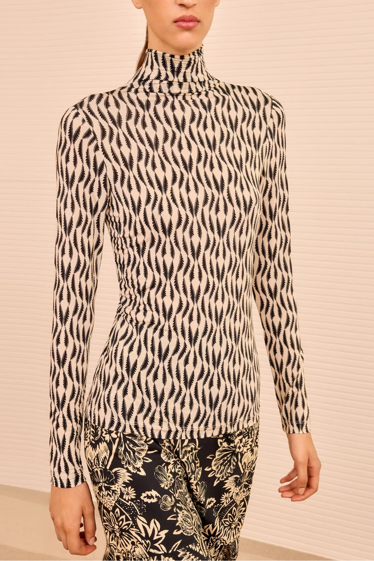 Ulla Johnson Aurelia Jersey L/S Turtleneck