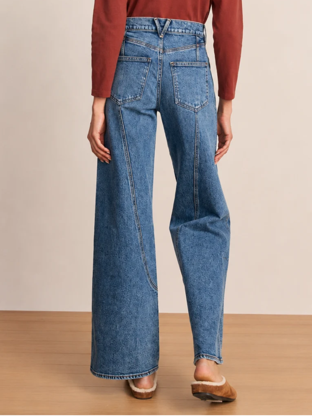 Veronica Beard Taylor Jeans With Curved Seams_J26FA0005