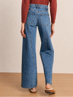 Veronica Beard Taylor Jeans With Curved Seams_J26FA0005