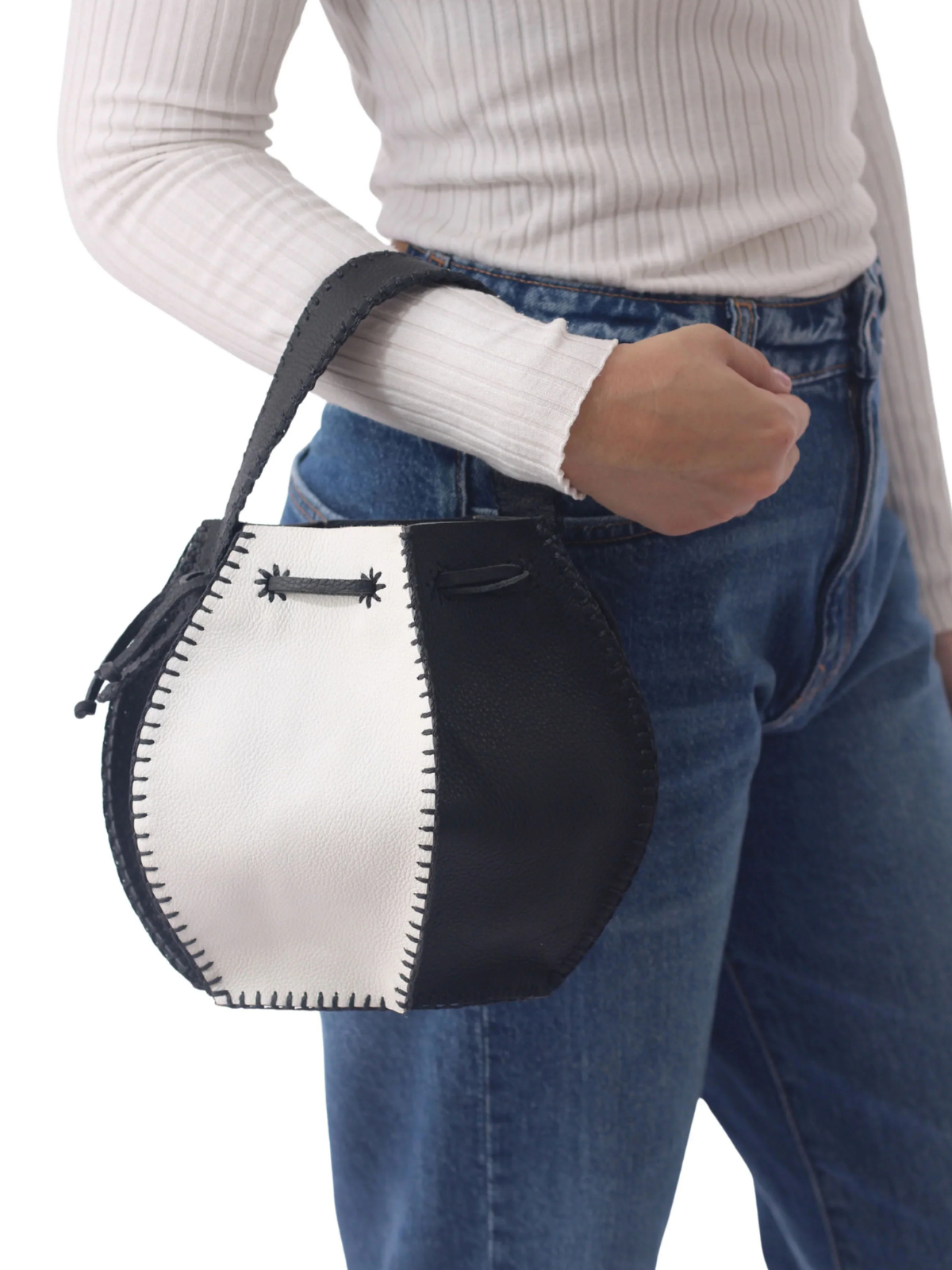 Carlos Falchi Tall Bucket Leather Bag_CF802-PH