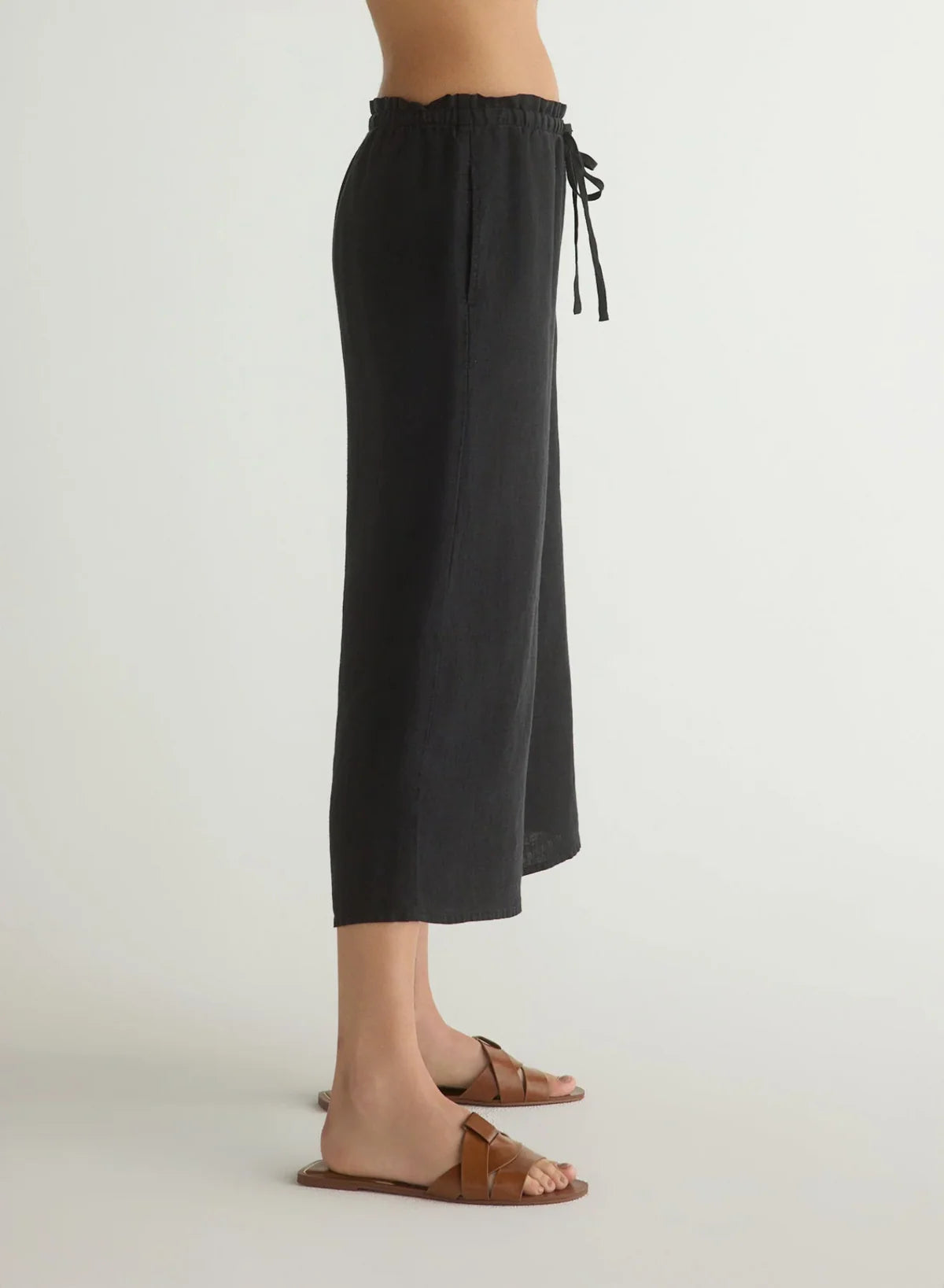 Bella Dahl Ruffle Waist Wide Leg Crop Pant