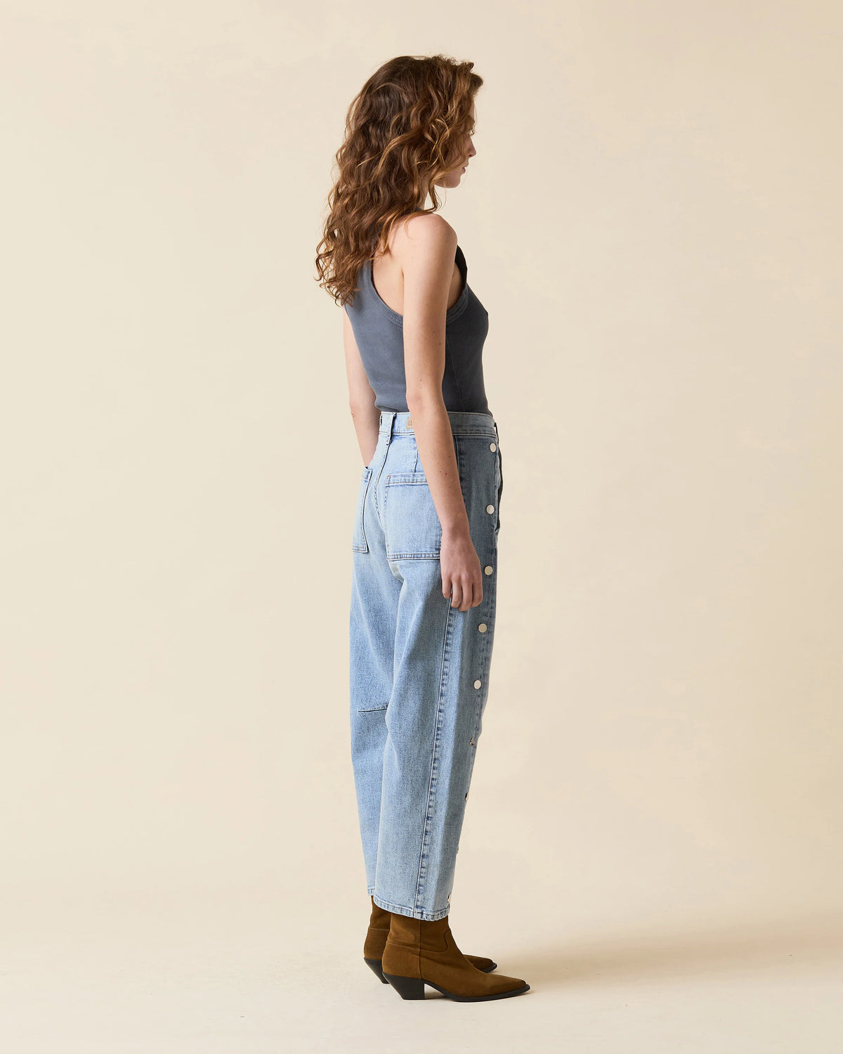 Le Jean Studded Frankie Midrise Barrel Jeans