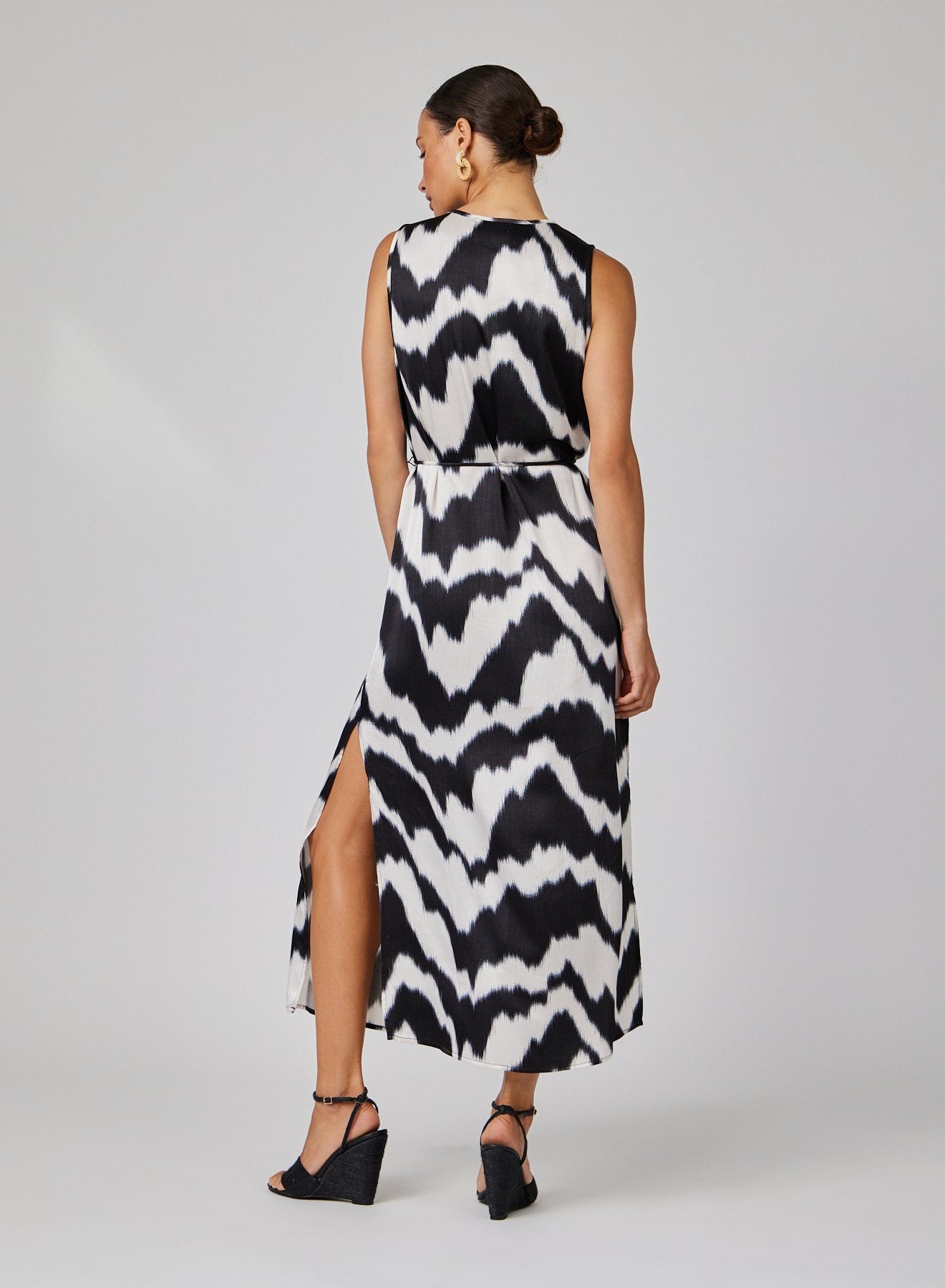 Bella Dahl Sleeveless Belted Maxi Dress