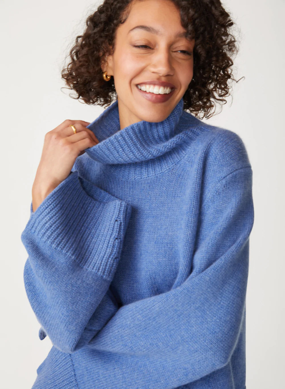 Stateside Cozy Cashmere Turtleneck Sweater Gallery Couture